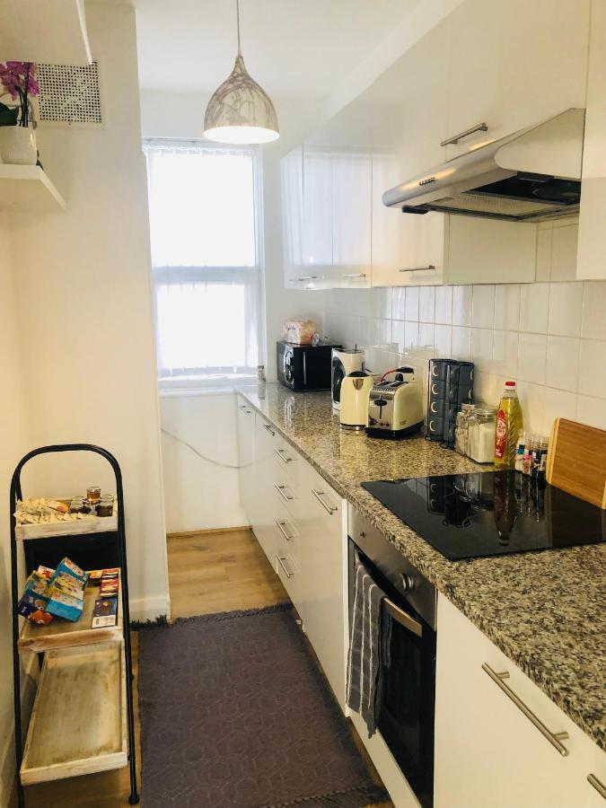 Super Location 2, 1Min Metro 10 Min From Camden Apartment London Bagian luar foto