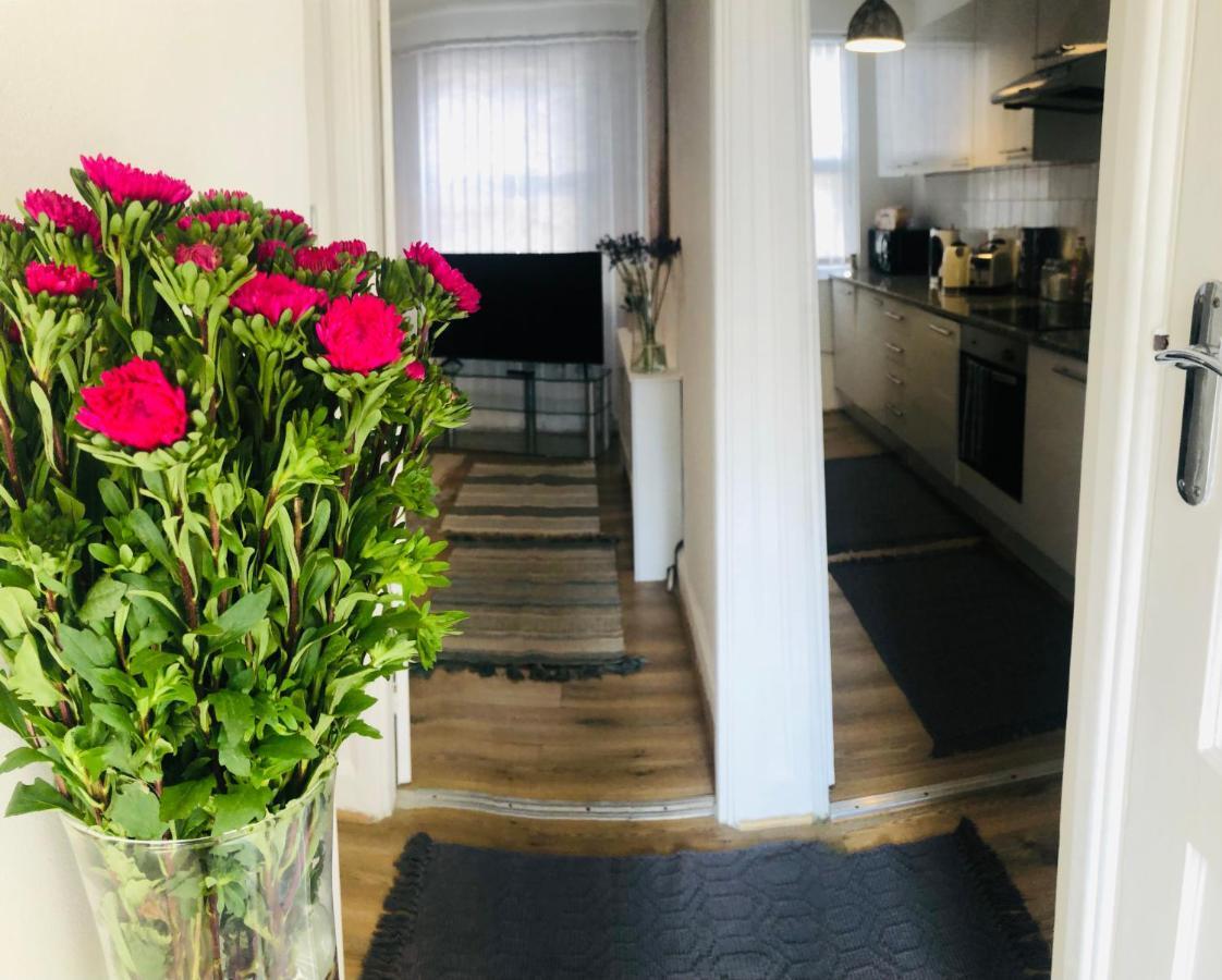 Super Location 2, 1Min Metro 10 Min From Camden Apartment London Bagian luar foto