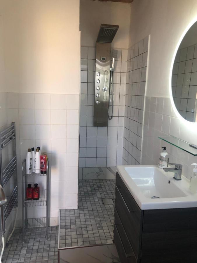 Super Location 2, 1Min Metro 10 Min From Camden Apartment London Bagian luar foto